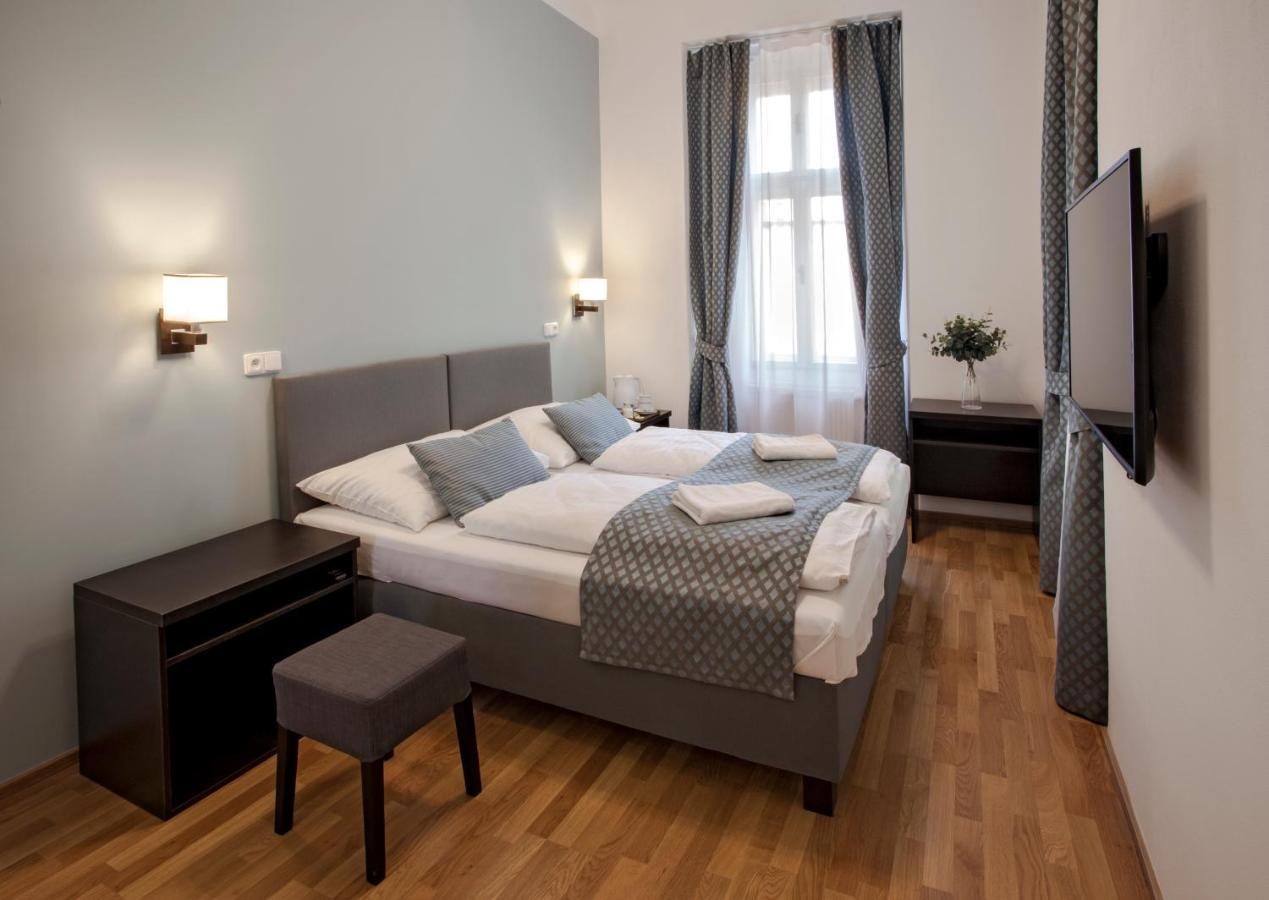 Hotel Corto Old Town 3*