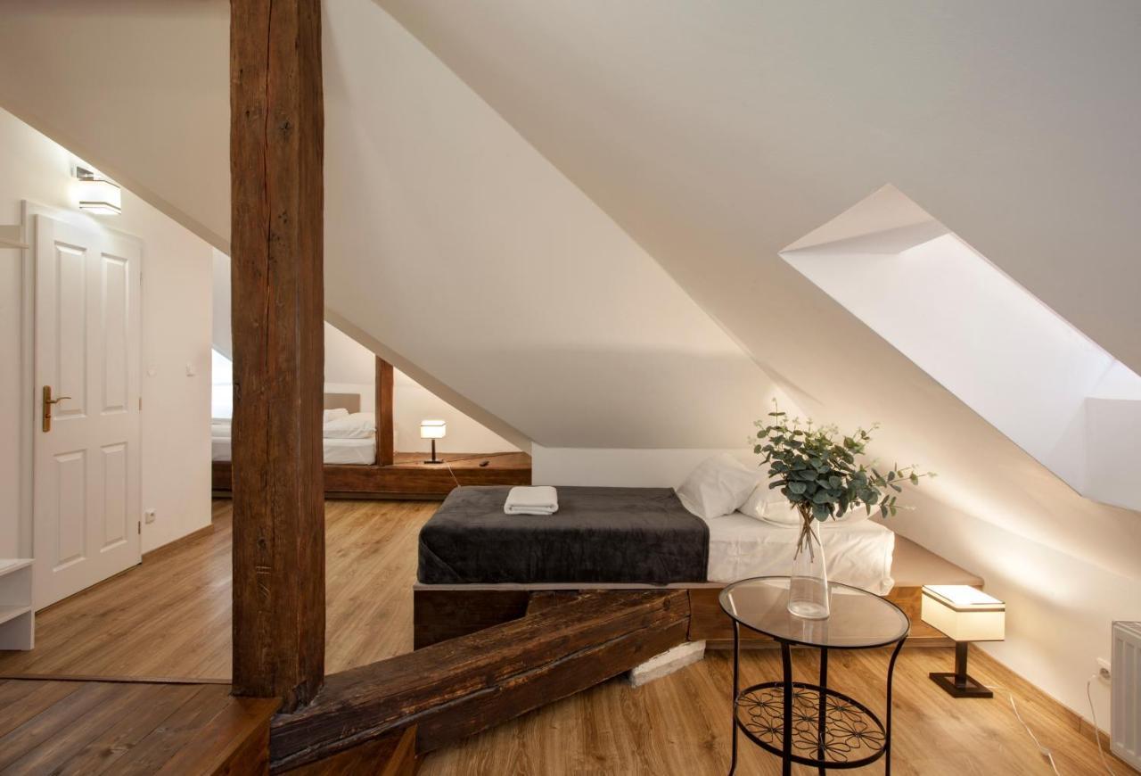 Hotel Corto Old Town 3*